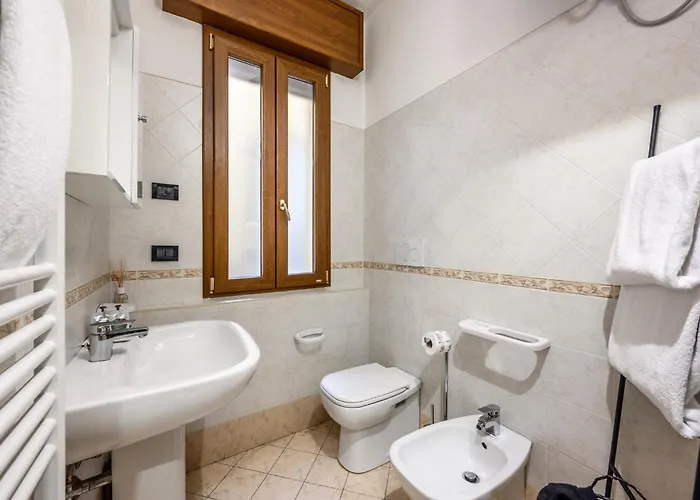 アパート Emilia 2 モデナ